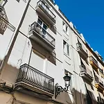 Cathedral Modern 2Br, 1Ba, Wifi, A\\C, Balcony