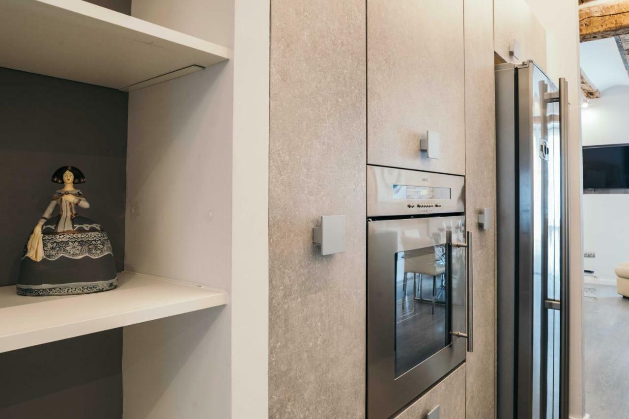 Cathedral Modern 2br, 1ba, Wifi, A\c, Balcony Apartment Valencia