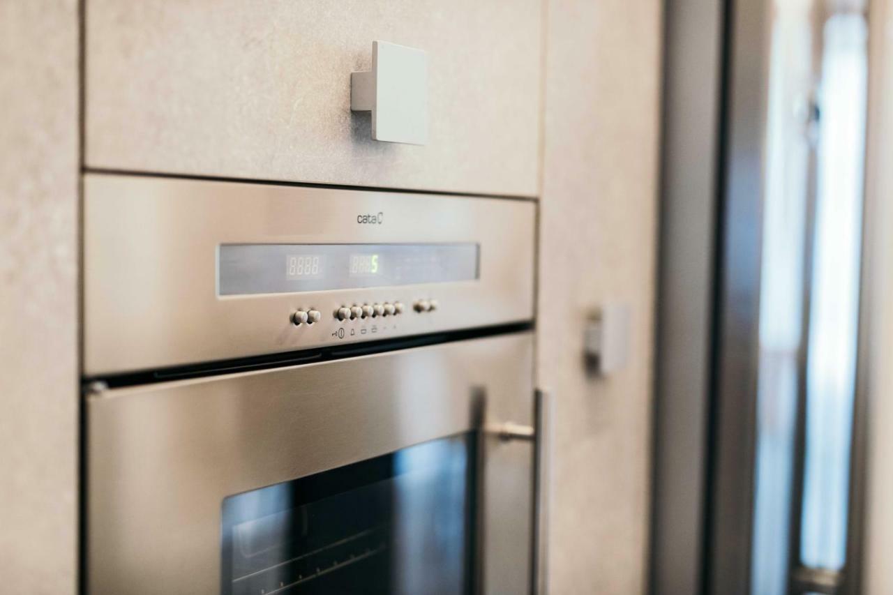 Cathedral Modern 2br, 1ba, Wifi, A\c, Balcony