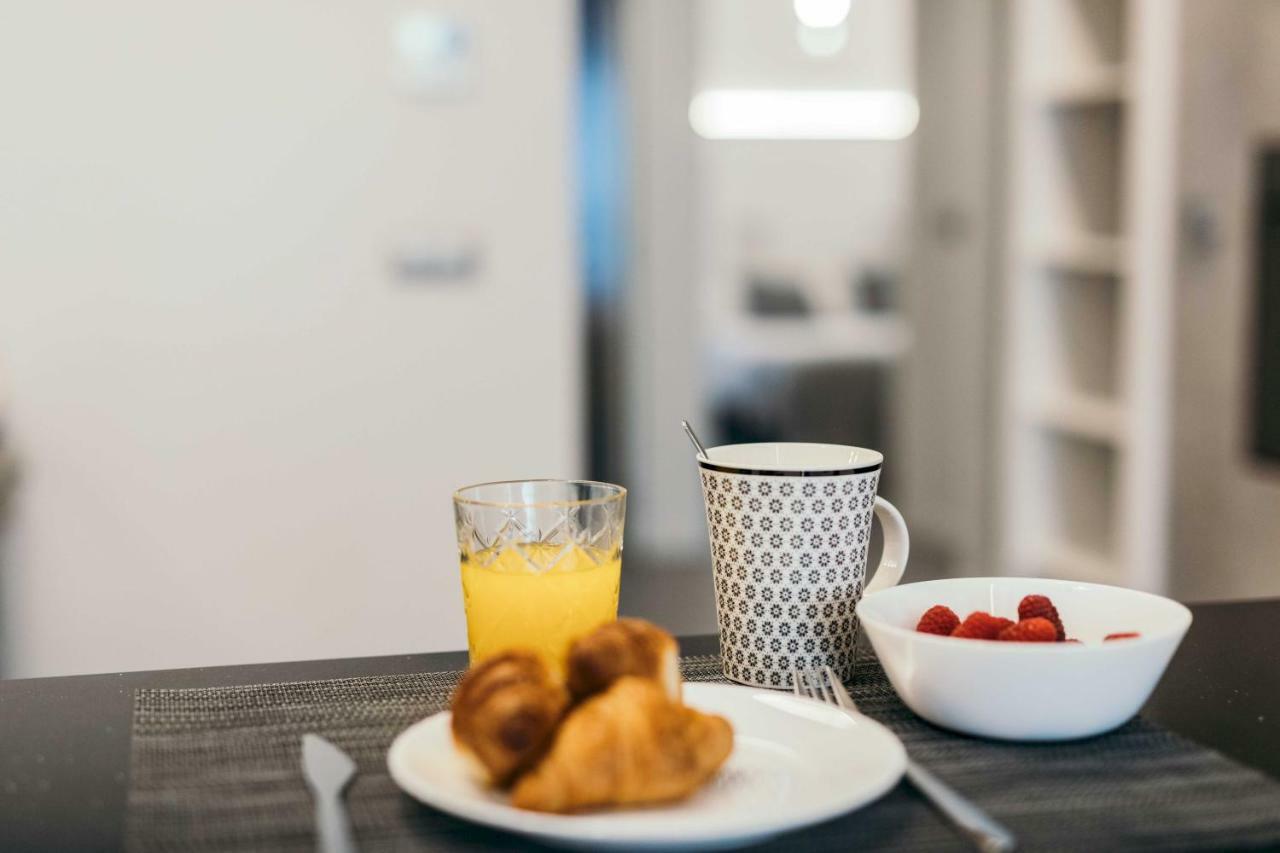 Apartment Cathedral Modern 2br, 1ba, Wifi, A\c, Balcony *