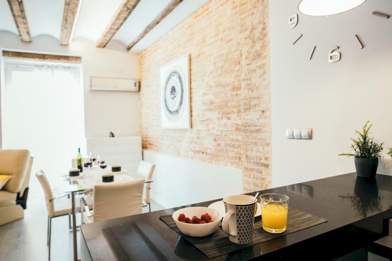 Apartment Cathedral Modern 2br, 1ba, Wifi, A\c, Balcony