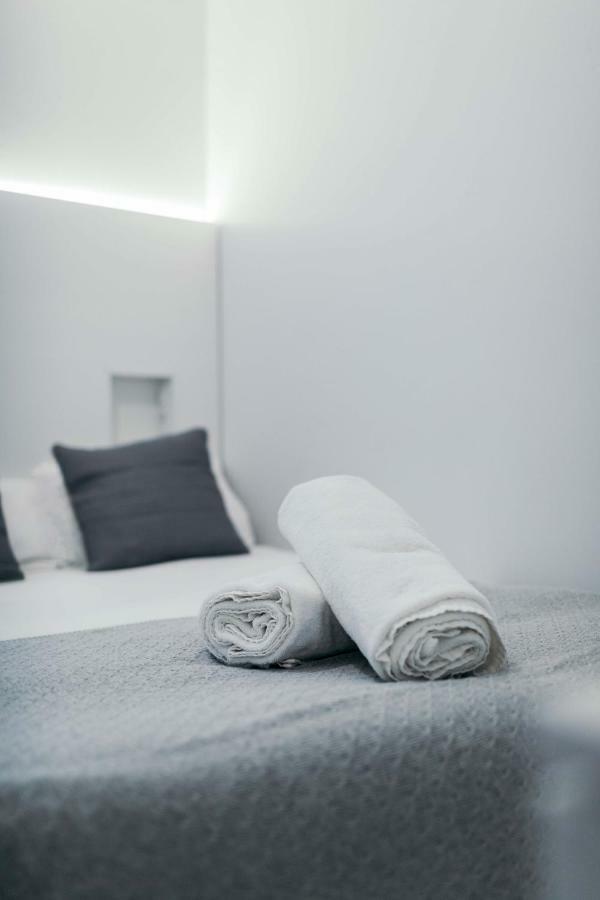 Apartment Cathedral Modern 2br, 1ba, Wifi, A\c, Balcony