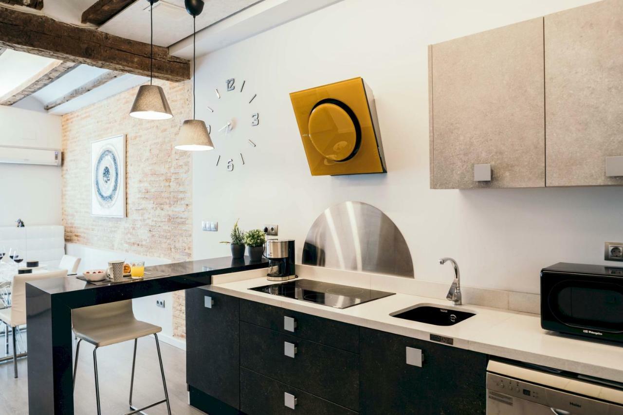 Cathedral Modern 2br, 1ba, Wifi, A\c, Balcony Valencia