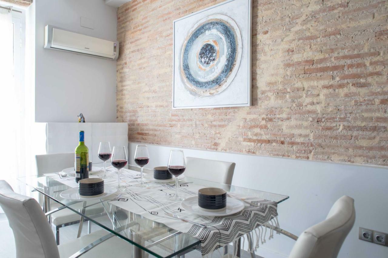 Apartment Cathedral Modern 2br, 1ba, Wifi, A\c, Balcony *