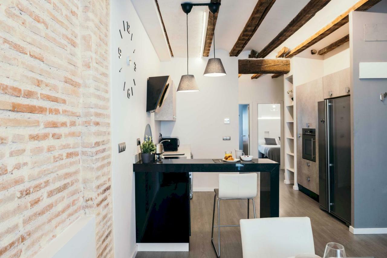 Cathedral Modern 2br, 1ba, Wifi, A\c, Balcony *