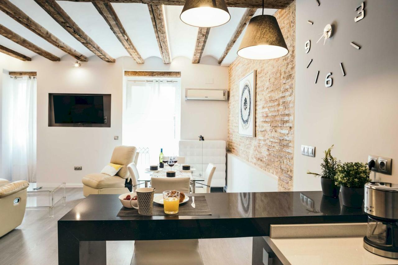 Cathedral Modern 2br, 1ba, Wifi, A\c, Balcony *