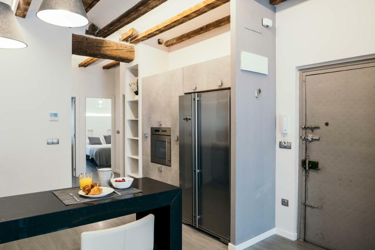 Apartment Cathedral Modern 2br, 1ba, Wifi, A\c, Balcony Valencia