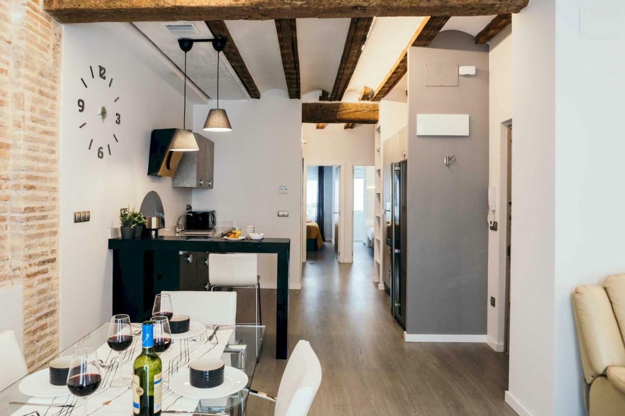 Apartment Cathedral Modern 2br, 1ba, Wifi, A\c, Balcony *